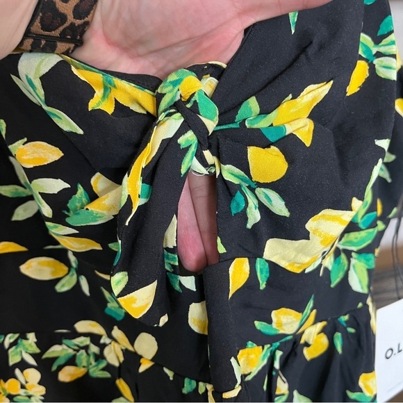O.L.M. Lemon print peekaboo tank top NWT - Picture 2 of 7